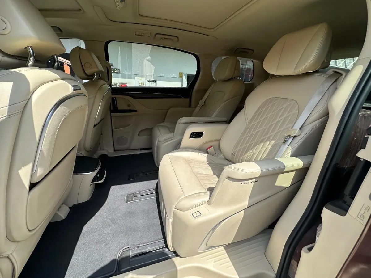 2022 Buick GL8 2.0T 237HP L4 9AT,autocango,china used car exporter,china ev exporter,chinese used car exporter,chinese used ev exporter