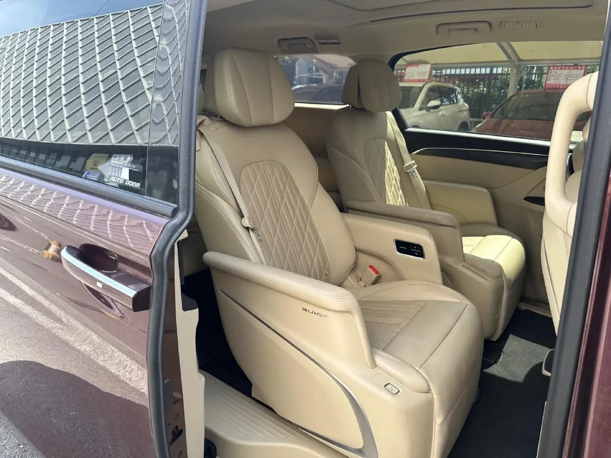 2022 Buick GL8 2.0T 237HP L4 9AT,autocango,china used car exporter,china ev exporter,chinese used car exporter,chinese used ev exporter