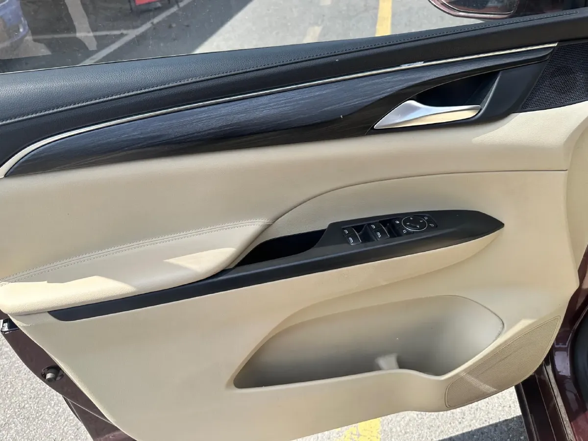 2022 Buick GL8 2.0T 237HP L4 9AT,autocango,china used car exporter,china ev exporter,chinese used car exporter,chinese used ev exporter