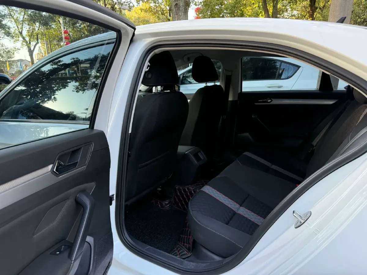 2019 Volkswagen T-Cross 1.4T 150HP L4 7DCT,autocango,china used car exporter,china ev exporter,chinese used car exporter,chinese used ev exporter