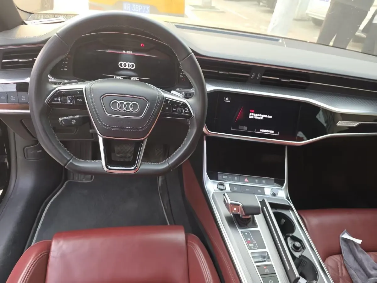 2024 Audi A7L 2.0T 245HP L4 7DCT,autocango,china used car exporter,china ev exporter,chinese used car exporter,chinese used ev exporter