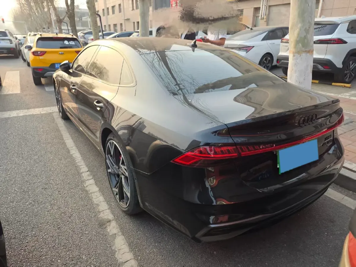 2024 Audi A7L 2.0T 245HP L4 7DCT,autocango,china used car exporter,china ev exporter,chinese used car exporter,chinese used ev exporter