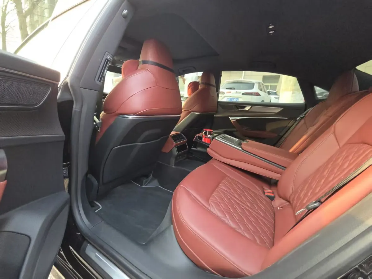 2024 Audi A7L 2.0T 245HP L4 7DCT,autocango,china used car exporter,china ev exporter,chinese used car exporter,chinese used ev exporter