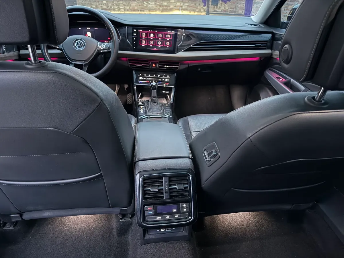 2021 Volkswagen Passat 2.0T 186HP L4 7DCT,autocango,china used car exporter,china ev exporter,chinese used car exporter,chinese used ev exporter