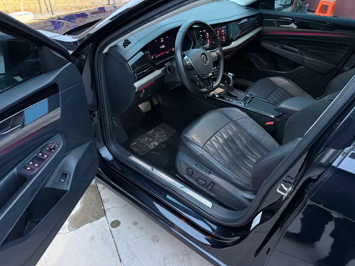 2021 Volkswagen Passat 2.0T 186HP L4 7DCT,autocango,china used car exporter,china ev exporter,chinese used car exporter,chinese used ev exporter