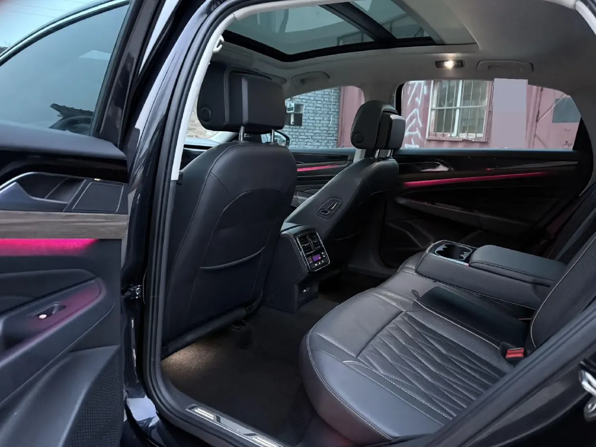 2021 Volkswagen Passat 2.0T 186HP L4 7DCT,autocango,china used car exporter,china ev exporter,chinese used car exporter,chinese used ev exporter