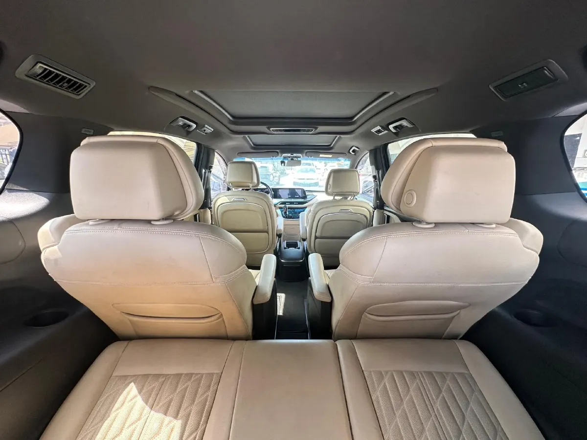 2022 Buick GL8 2.0T 237HP L4 9AT,autocango,china used car exporter,china ev exporter,chinese used car exporter,chinese used ev exporter