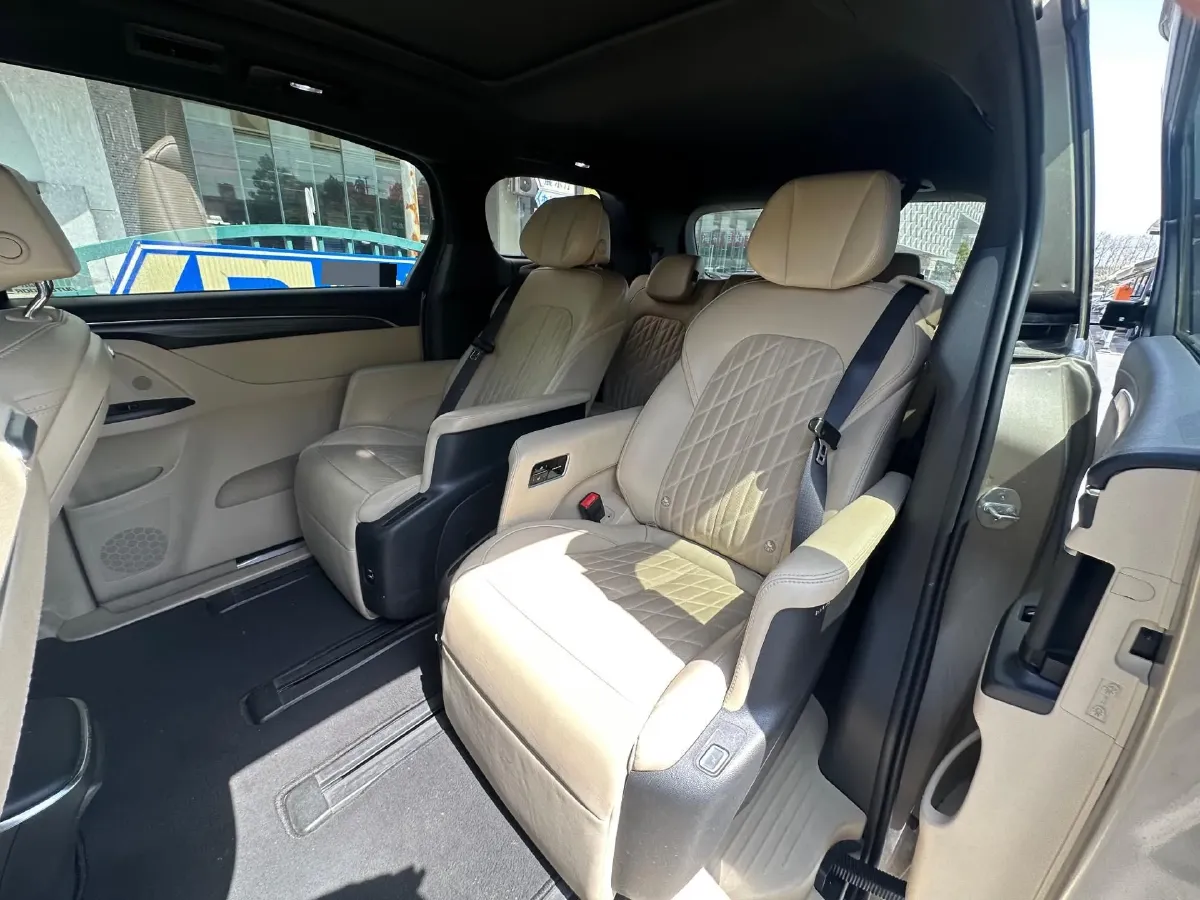 2022 Buick GL8 2.0T 237HP L4 9AT,autocango,china used car exporter,china ev exporter,chinese used car exporter,chinese used ev exporter