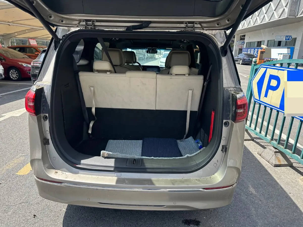 2022 Buick GL8 2.0T 237HP L4 9AT,autocango,china used car exporter,china ev exporter,chinese used car exporter,chinese used ev exporter