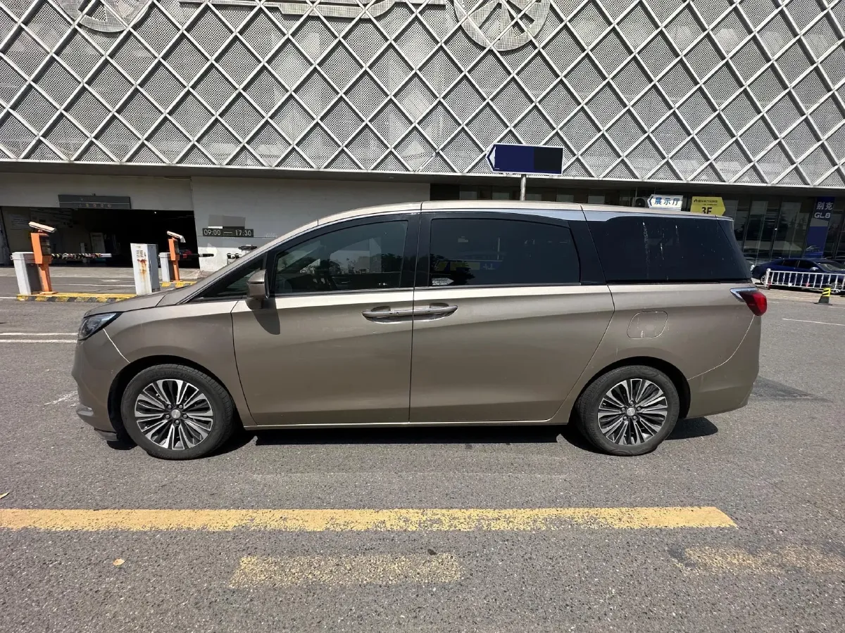 2022 Buick GL8 2.0T 237HP L4 9AT,autocango,china used car exporter,china ev exporter,chinese used car exporter,chinese used ev exporter