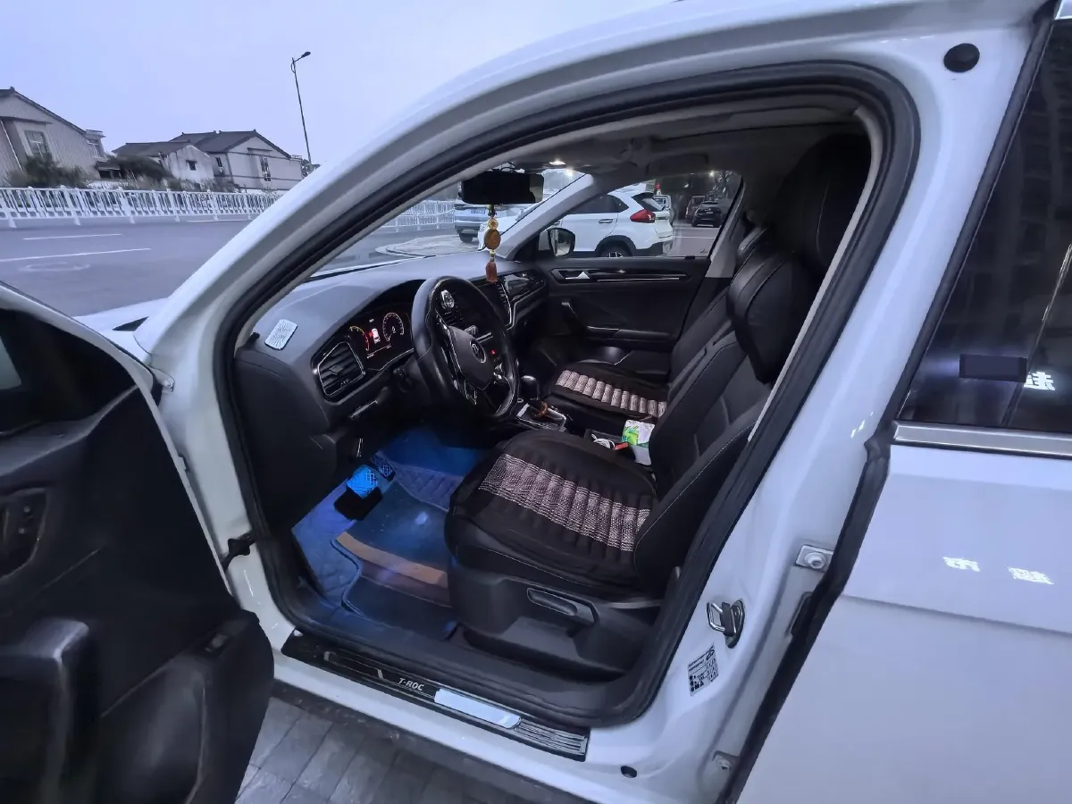 2020 Volkswagen T-Roc 1.4T 150HP L4 7DCT,autocango,china used car exporter,china ev exporter,chinese used car exporter,chinese used ev exporter