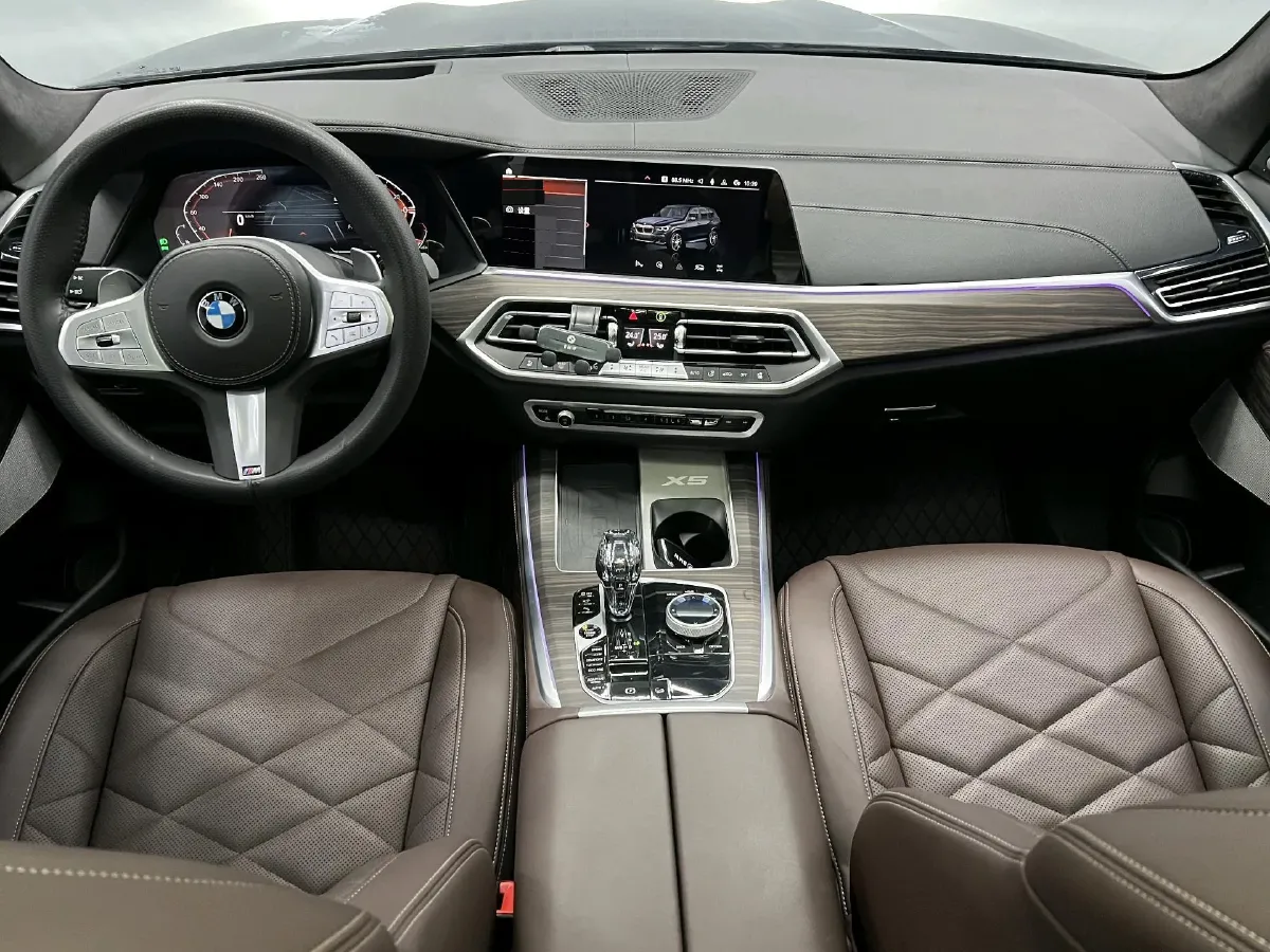 2022 BMW X5 3.0T 333HP L6 8AT,autocango,china used car exporter,china ev exporter,chinese used car exporter,chinese used ev exporter