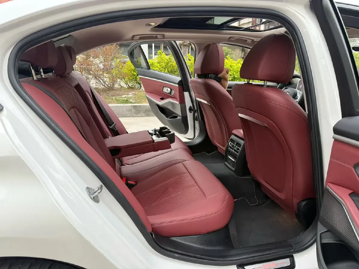 2024 BMW i3 BEV 70KWH,autocango,china used car exporter,china ev exporter,chinese used car exporter,chinese used ev exporter