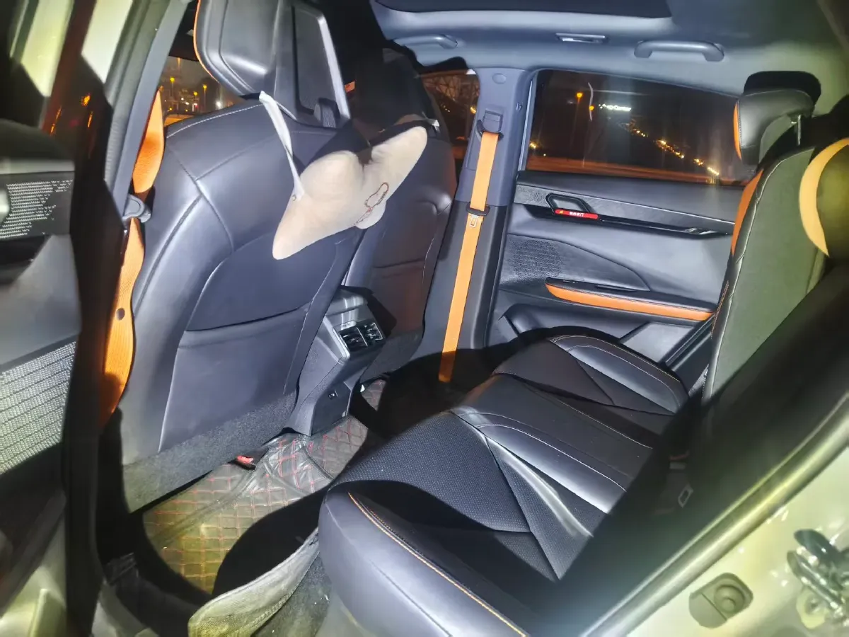 2022 ChangAn UNI-V 1.5T 188HP L4 7DCT,autocango,china used car exporter,china ev exporter,chinese used car exporter,chinese used ev exporter