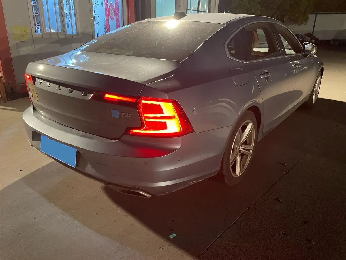 2018 Volvo S90 2.0T 190HP L4 8AT,autocango,china used car exporter,china ev exporter,chinese used car exporter,chinese used ev exporter