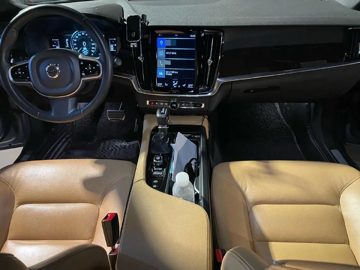 2018 Volvo S90 2.0T 190HP L4 8AT,autocango,china used car exporter,china ev exporter,chinese used car exporter,chinese used ev exporter