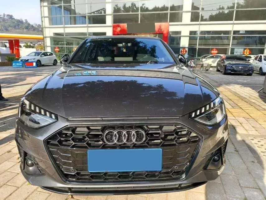 2024 Audi A4L 2.0T 190HP L4 7DCT,autocango,china used car exporter,china ev exporter,chinese used car exporter,chinese used ev exporter