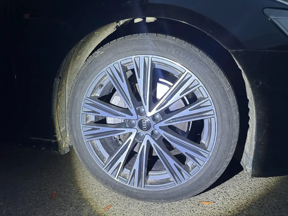 2023 Audi A6L 2.0T 245HP L4 7DCT,autocango,china used car exporter,china ev exporter,chinese used car exporter,chinese used ev exporter