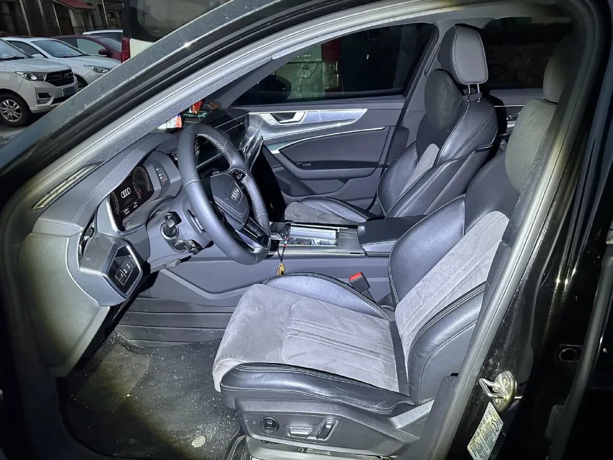 2023 Audi A6L 2.0T 245HP L4 7DCT,autocango,china used car exporter,china ev exporter,chinese used car exporter,chinese used ev exporter