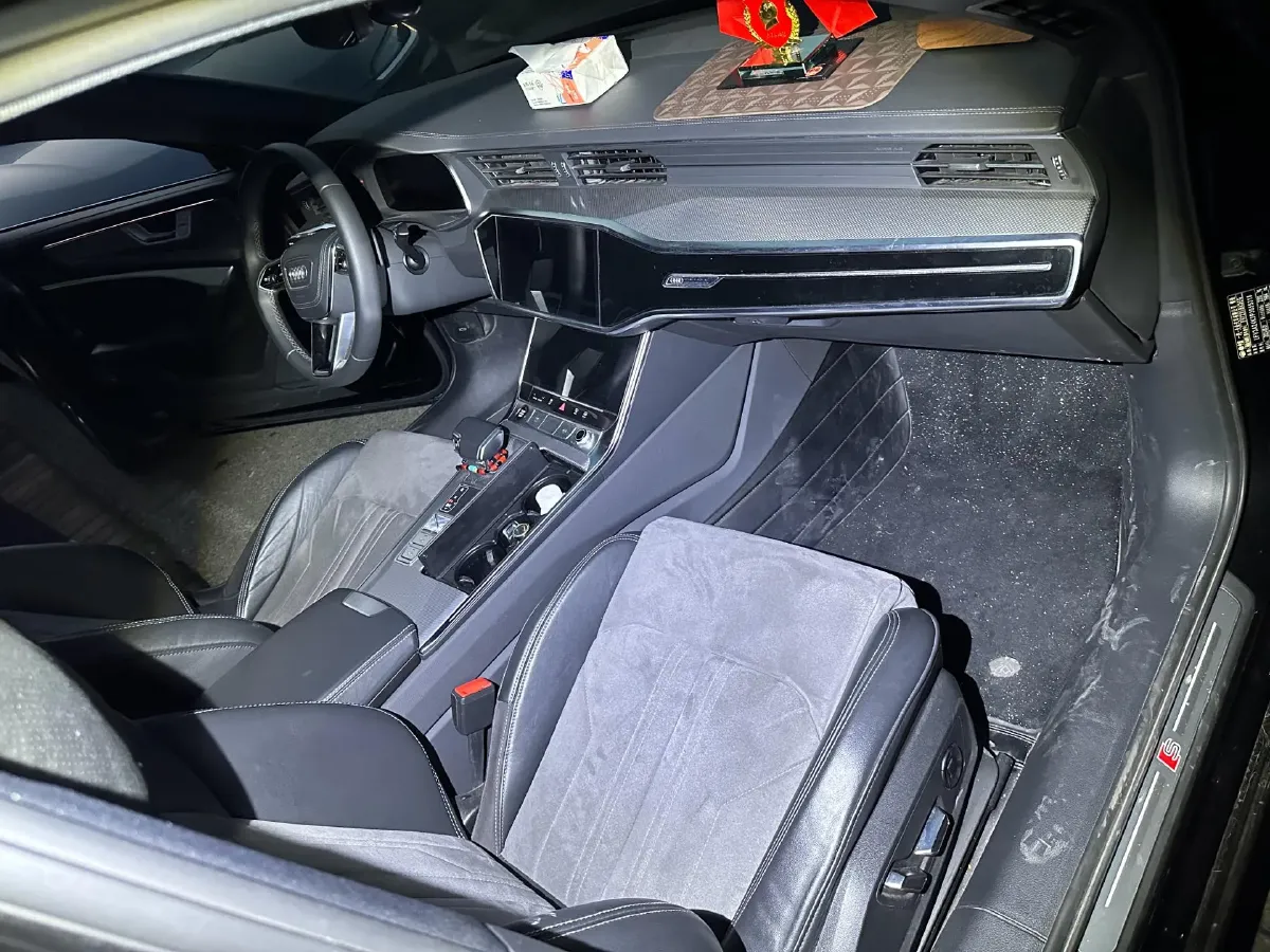 2023 Audi A6L 2.0T 245HP L4 7DCT,autocango,china used car exporter,china ev exporter,chinese used car exporter,chinese used ev exporter