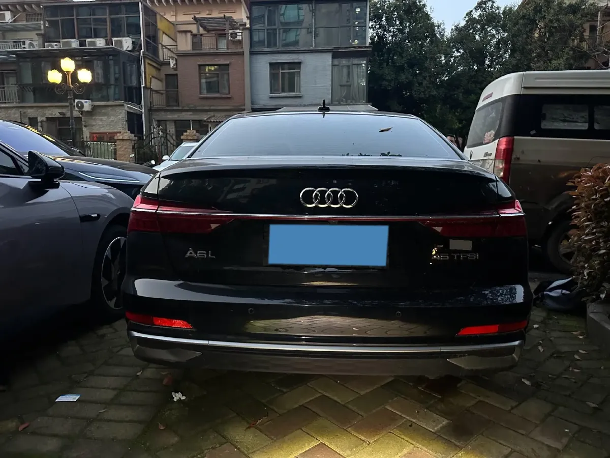 2023 Audi A6L 2.0T 245HP L4 7DCT,autocango,china used car exporter,china ev exporter,chinese used car exporter,chinese used ev exporter