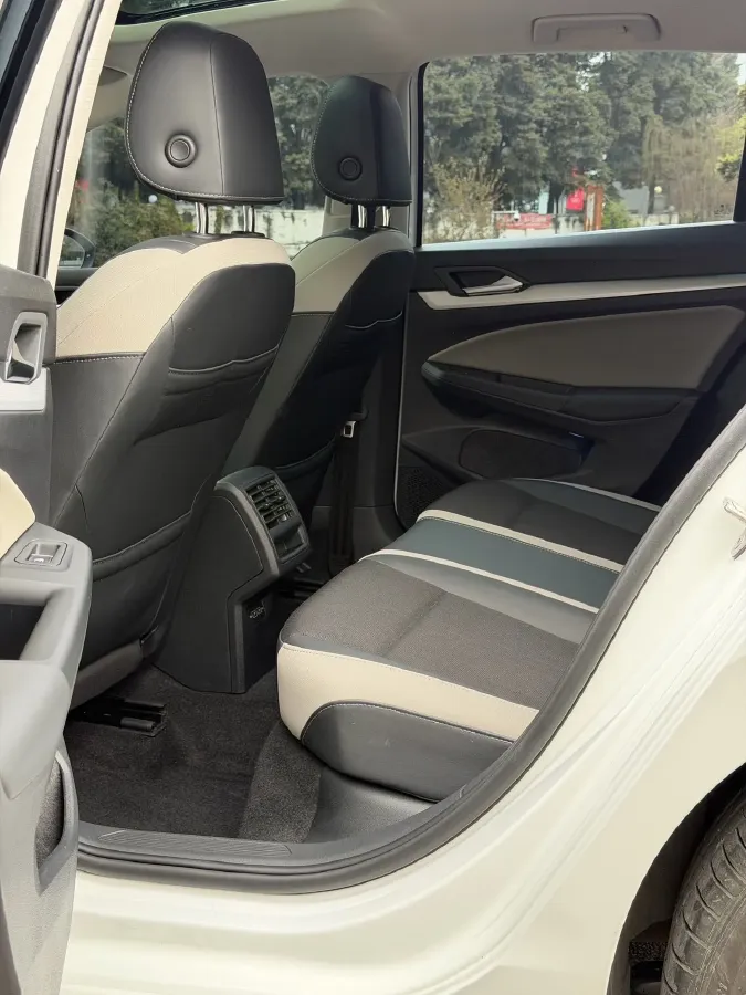 2023 Volkswagen Golf 1.4T 150HP L4 7DCT,autocango,china used car exporter,china ev exporter,chinese used car exporter,chinese used ev exporter