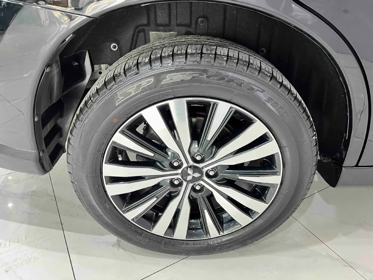 2021 Mitsubishi Outlander 2.0L 166HP L4 CVT,autocango,china used car exporter,china ev exporter,chinese used car exporter,chinese used ev exporter