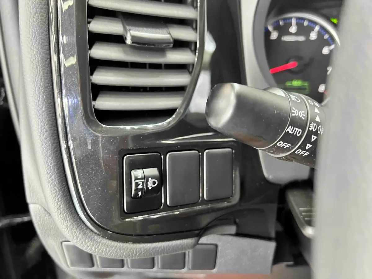 2021 Mitsubishi Outlander 2.0L 166HP L4 CVT,autocango,china used car exporter,china ev exporter,chinese used car exporter,chinese used ev exporter