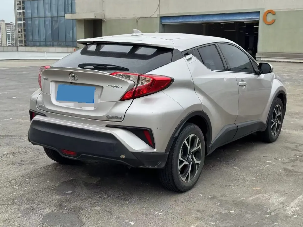 2020 Toyota C-HR 2.0L 171HP L4 CVT,autocango,china used car exporter,china ev exporter,chinese used car exporter,chinese used ev exporter