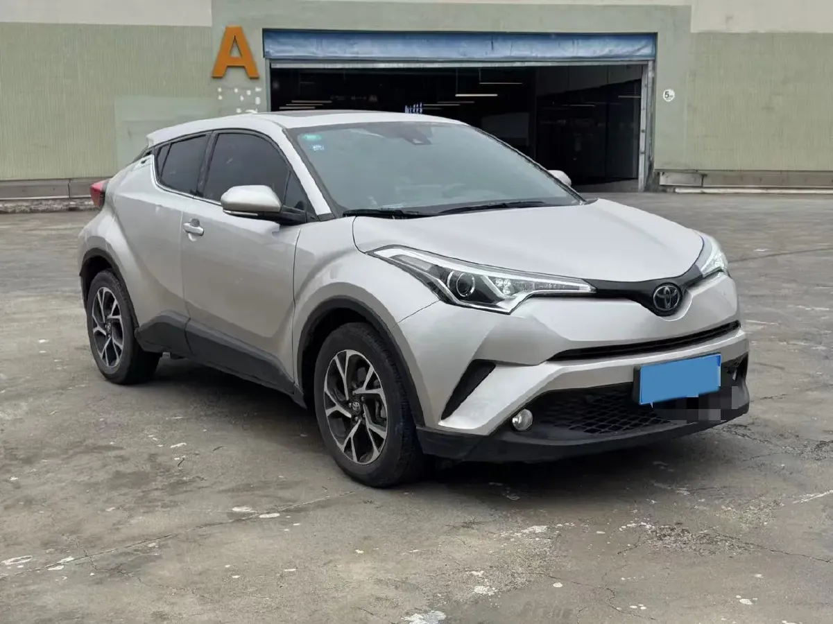 2020 Toyota C-HR 2.0L 171HP L4 CVT,autocango,china used car exporter,china ev exporter,chinese used car exporter,chinese used ev exporter