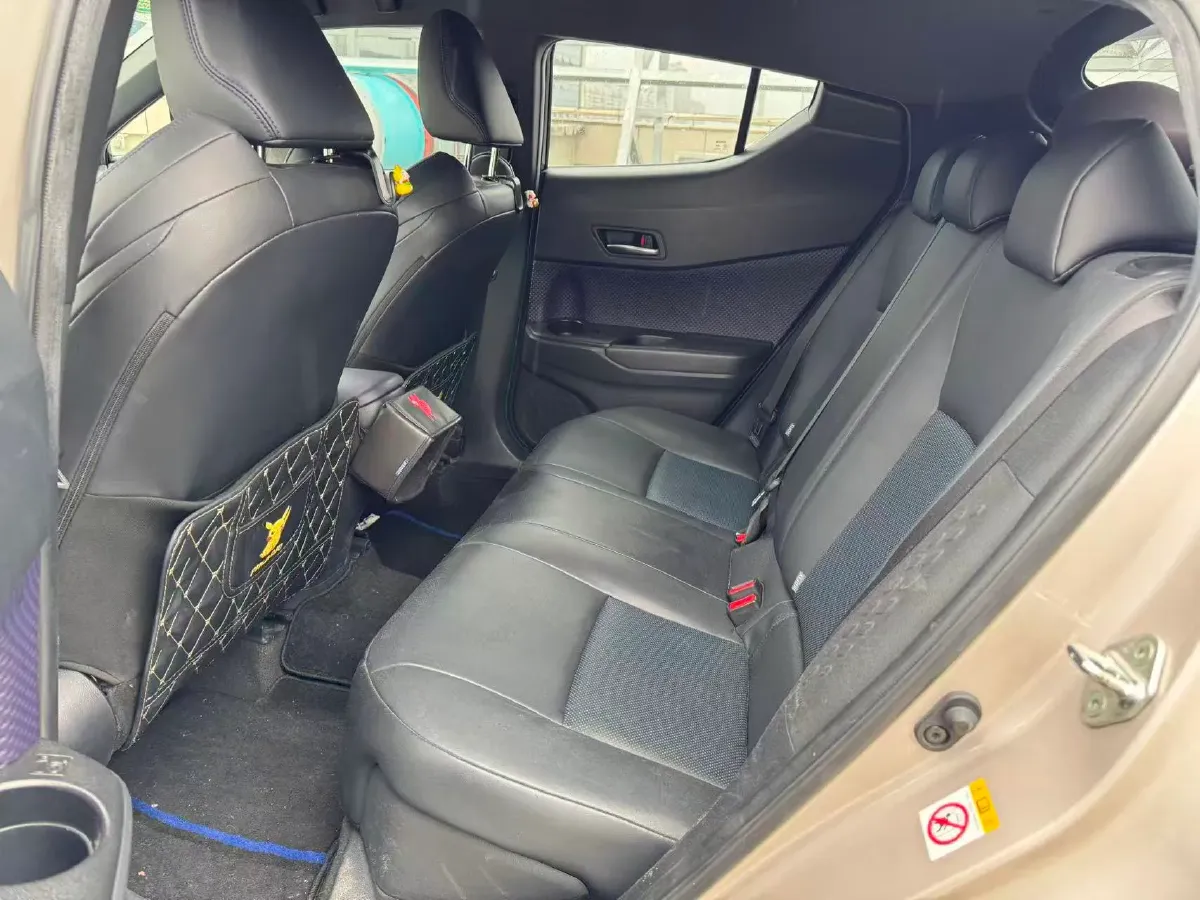 2020 Toyota C-HR 2.0L 171HP L4 CVT,autocango,china used car exporter,china ev exporter,chinese used car exporter,chinese used ev exporter