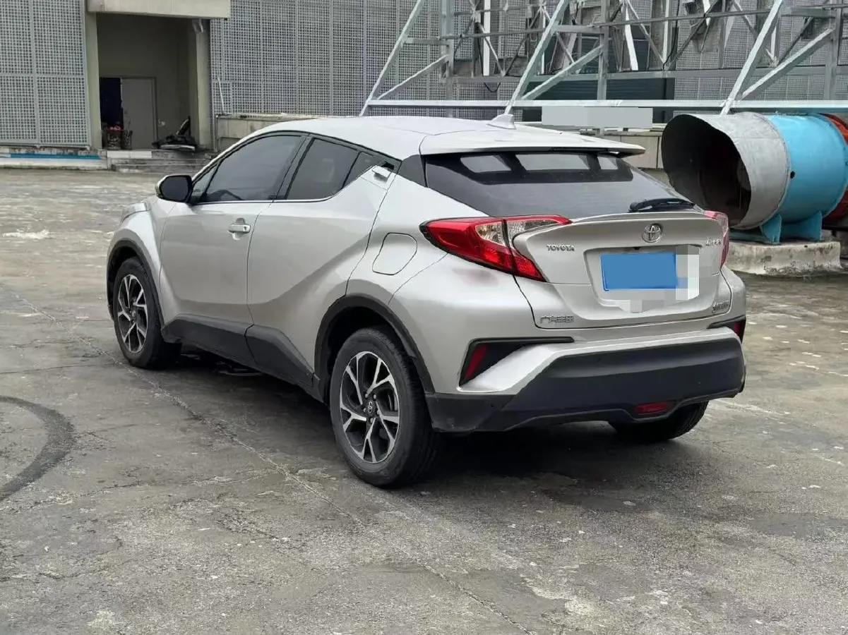 2020 Toyota C-HR 2.0L 171HP L4 CVT,autocango,china used car exporter,china ev exporter,chinese used car exporter,chinese used ev exporter