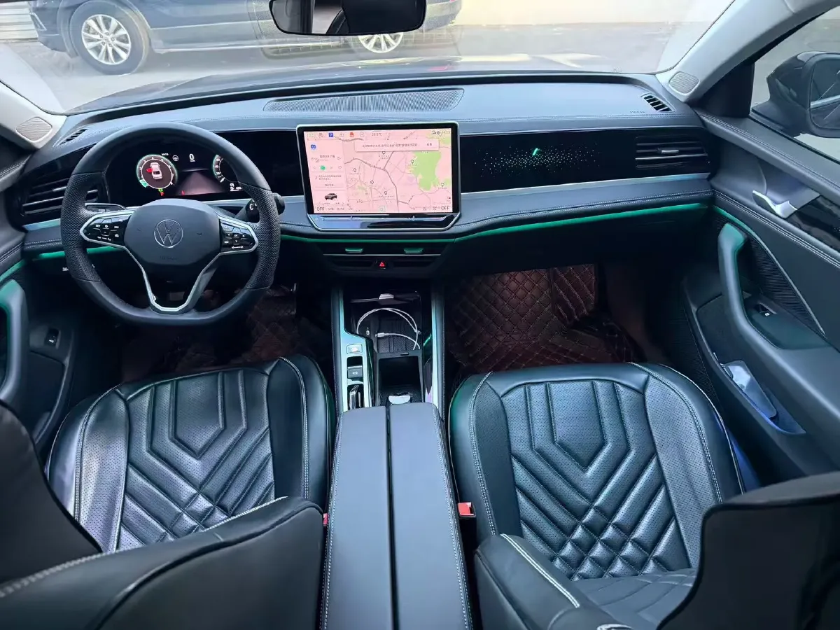 2024 Volkswagen Magotan 2.0T 220HP L4 7DCT,autocango,china used car exporter,china ev exporter,chinese used car exporter,chinese used ev exporter