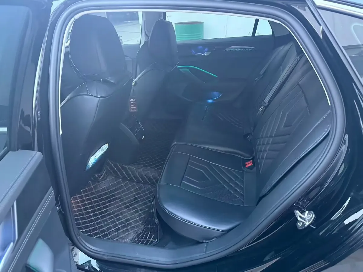 2024 Volkswagen Magotan 2.0T 220HP L4 7DCT,autocango,china used car exporter,china ev exporter,chinese used car exporter,chinese used ev exporter