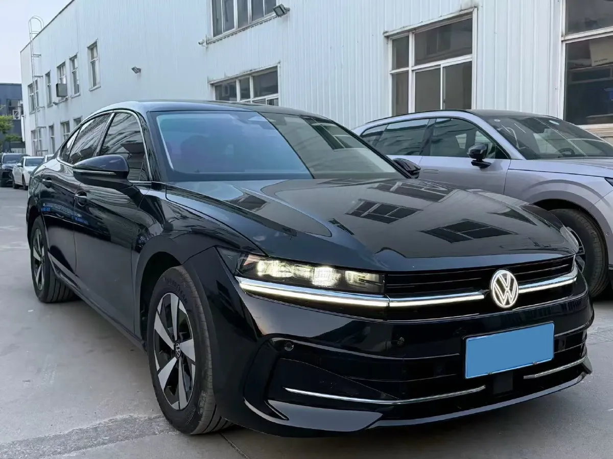 2024 Volkswagen Magotan 2.0T 220HP L4 7DCT,autocango,china used car exporter,china ev exporter,chinese used car exporter,chinese used ev exporter