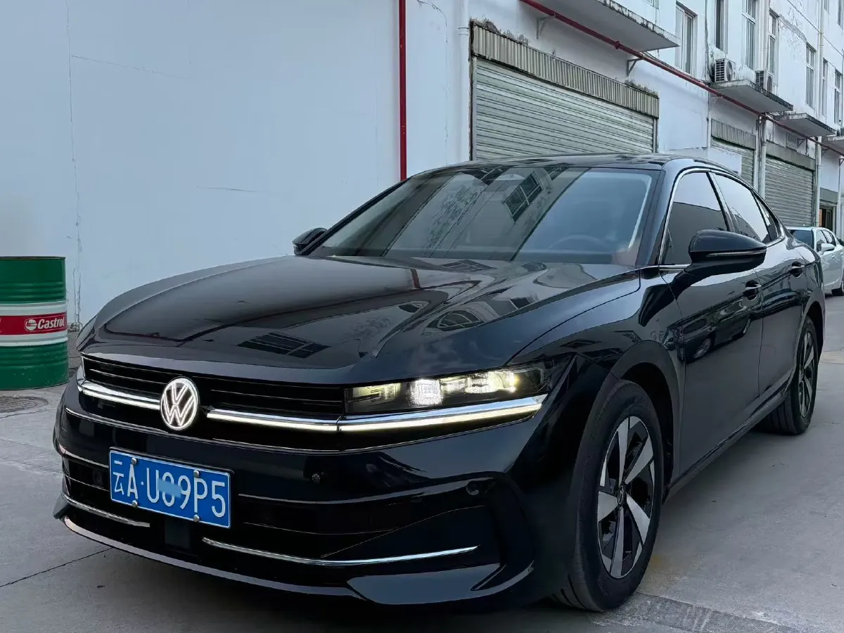 2024 Volkswagen Magotan 2.0T 220HP L4 7DCT,autocango,china used car exporter,china ev exporter,chinese used car exporter,chinese used ev exporter