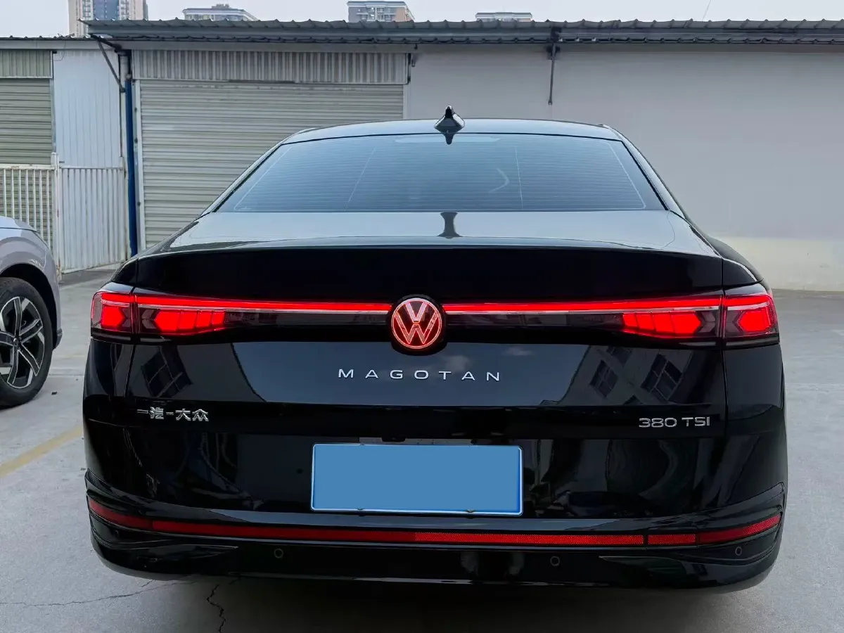 2024 Volkswagen Magotan 2.0T 220HP L4 7DCT,autocango,china used car exporter,china ev exporter,chinese used car exporter,chinese used ev exporter