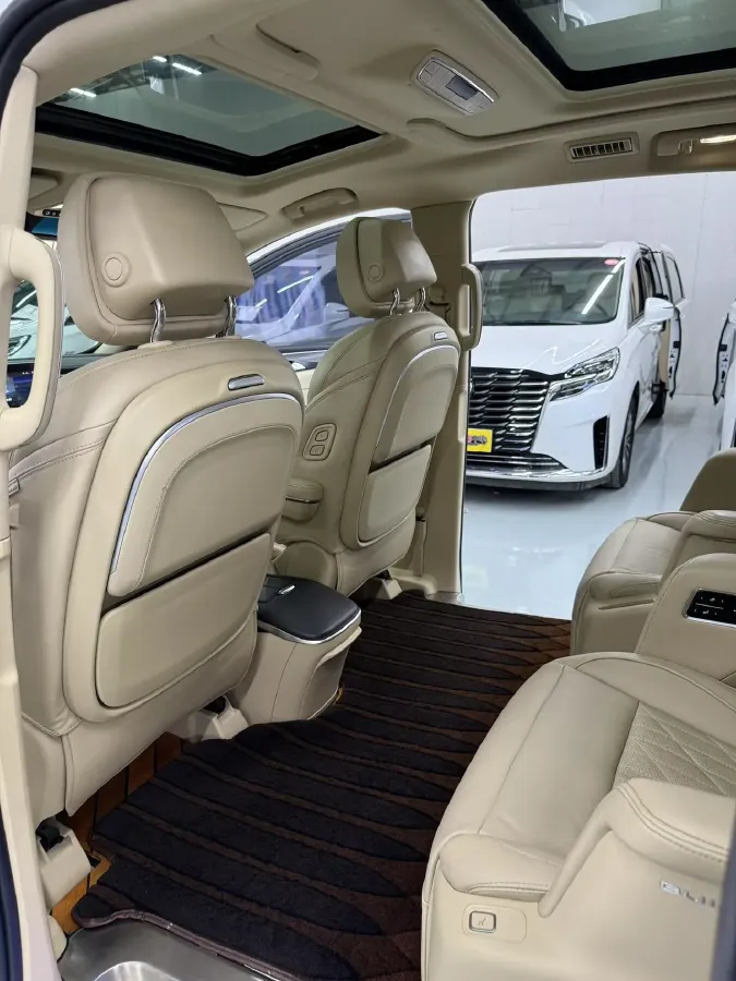 2022 Buick GL8 2.0T 237HP L4 9AT,autocango,china used car exporter,china ev exporter,chinese used car exporter,chinese used ev exporter