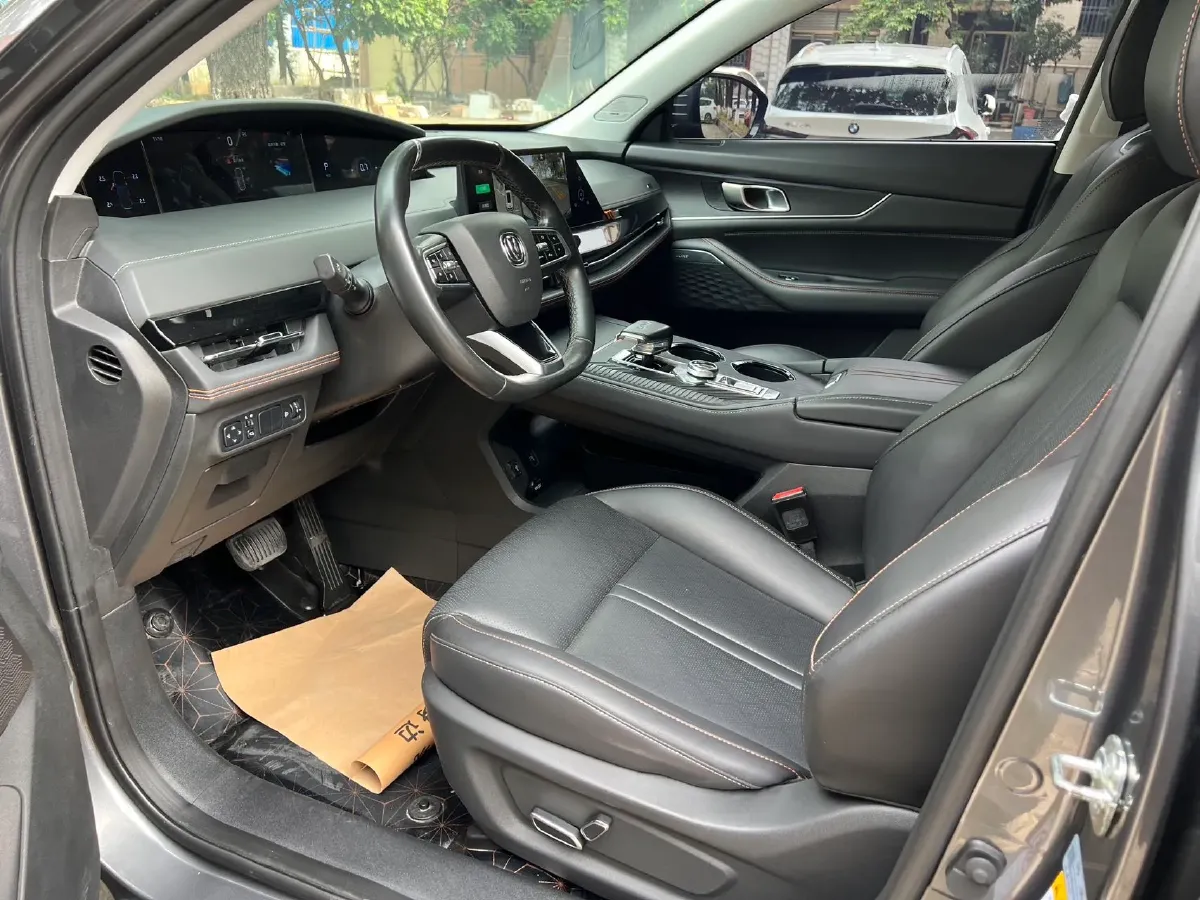 2021 ChangAn UNI-K 2.0T 233HP L4 8AT,autocango,china used car exporter,china ev exporter,chinese used car exporter,chinese used ev exporter