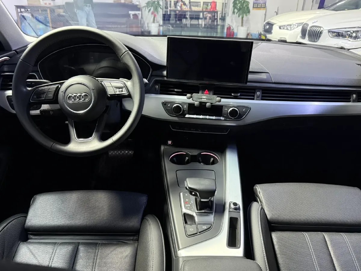 2020 Audi A4L 2.0T 190HP L4 7DCT,autocango,china used car exporter,china ev exporter,chinese used car exporter,chinese used ev exporter