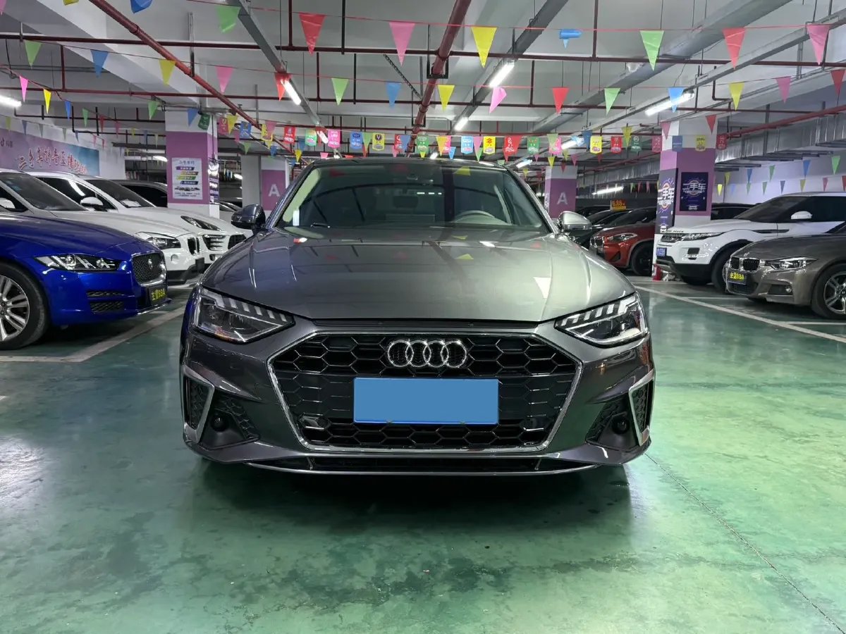 2020 Audi A4L 2.0T 190HP L4 7DCT,autocango,china used car exporter,china ev exporter,chinese used car exporter,chinese used ev exporter