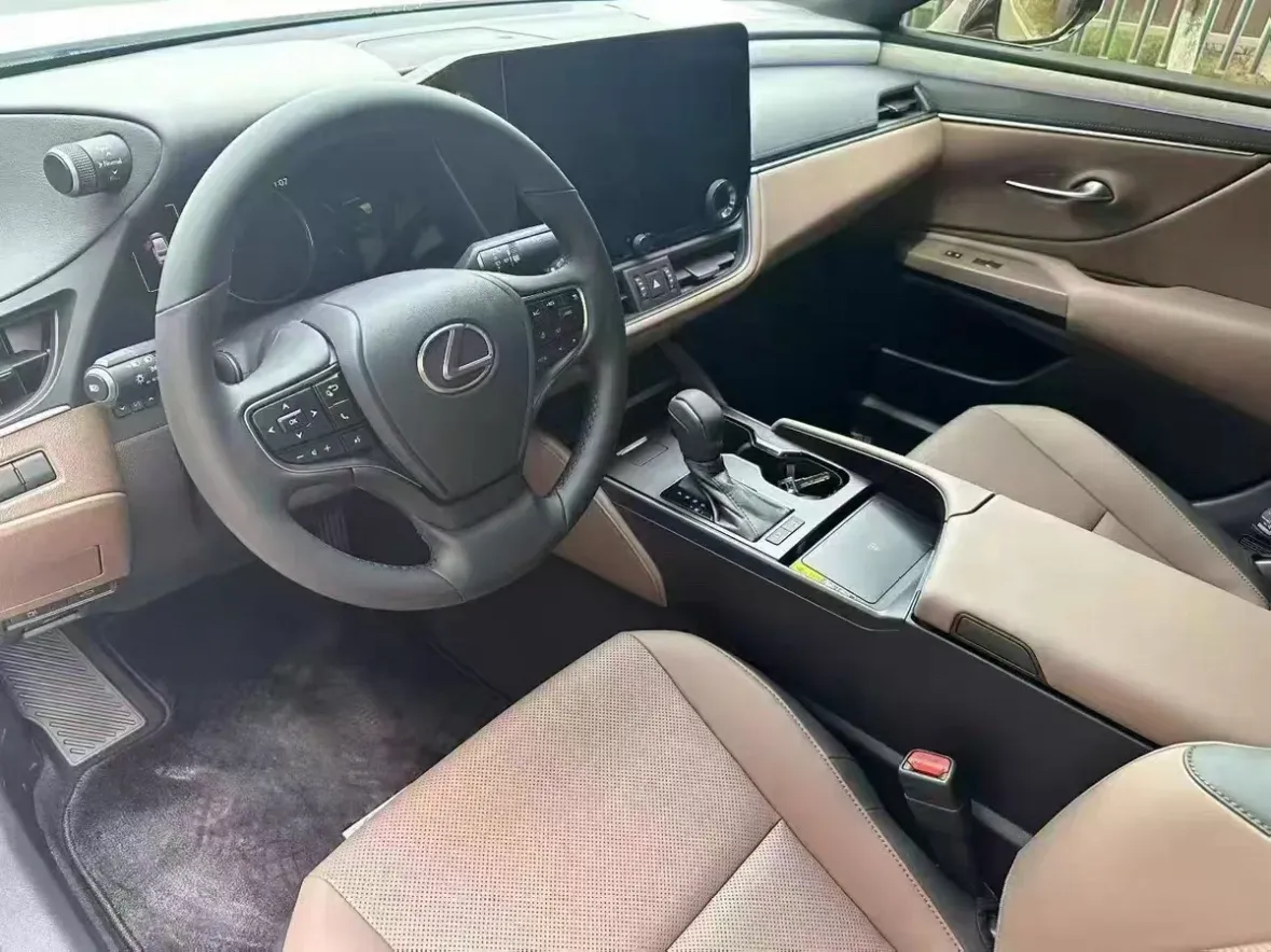 2025 Lexus ES 2.0L 173HP L4 CVT,autocango,china used car exporter,china ev exporter,chinese used car exporter,chinese used ev exporter