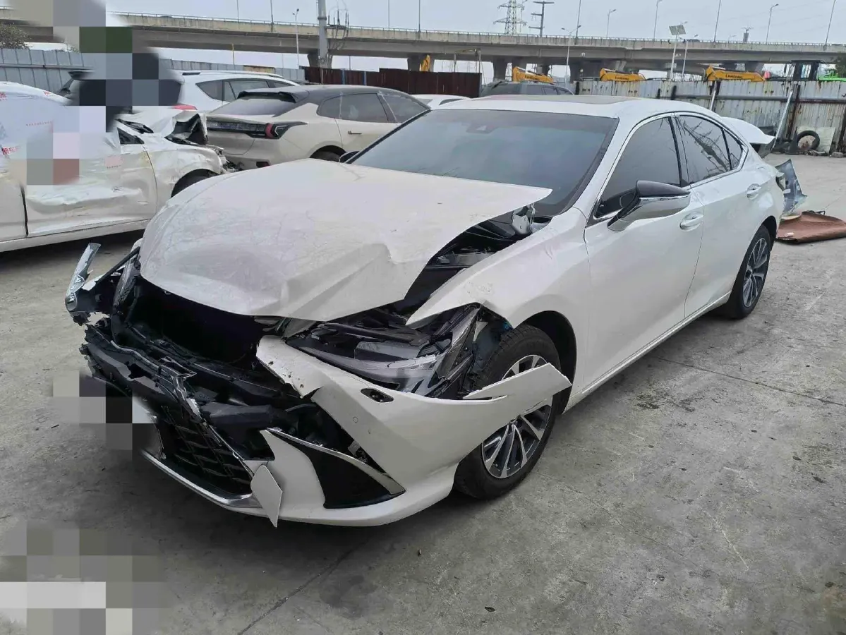 2025 Lexus ES 2.0L 173HP L4 CVT,autocango,china used car exporter,china ev exporter,chinese used car exporter,chinese used ev exporter