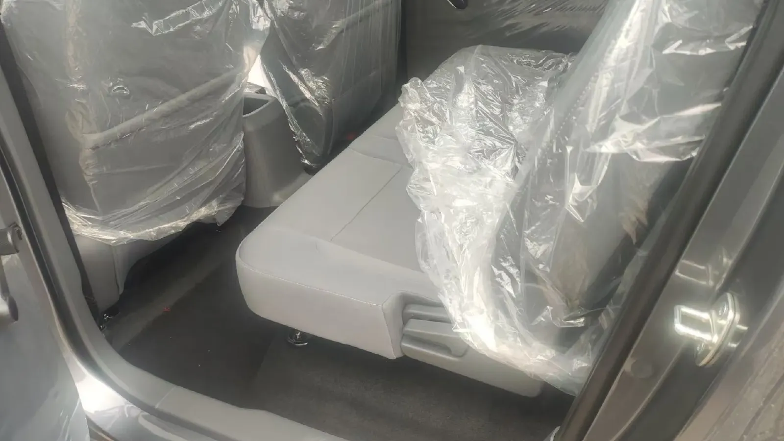 2024 WuLing HongGuang New Energy BEV 32.6KWH,autocango,china used car exporter,china ev exporter,chinese used car exporter,chinese used ev exporter