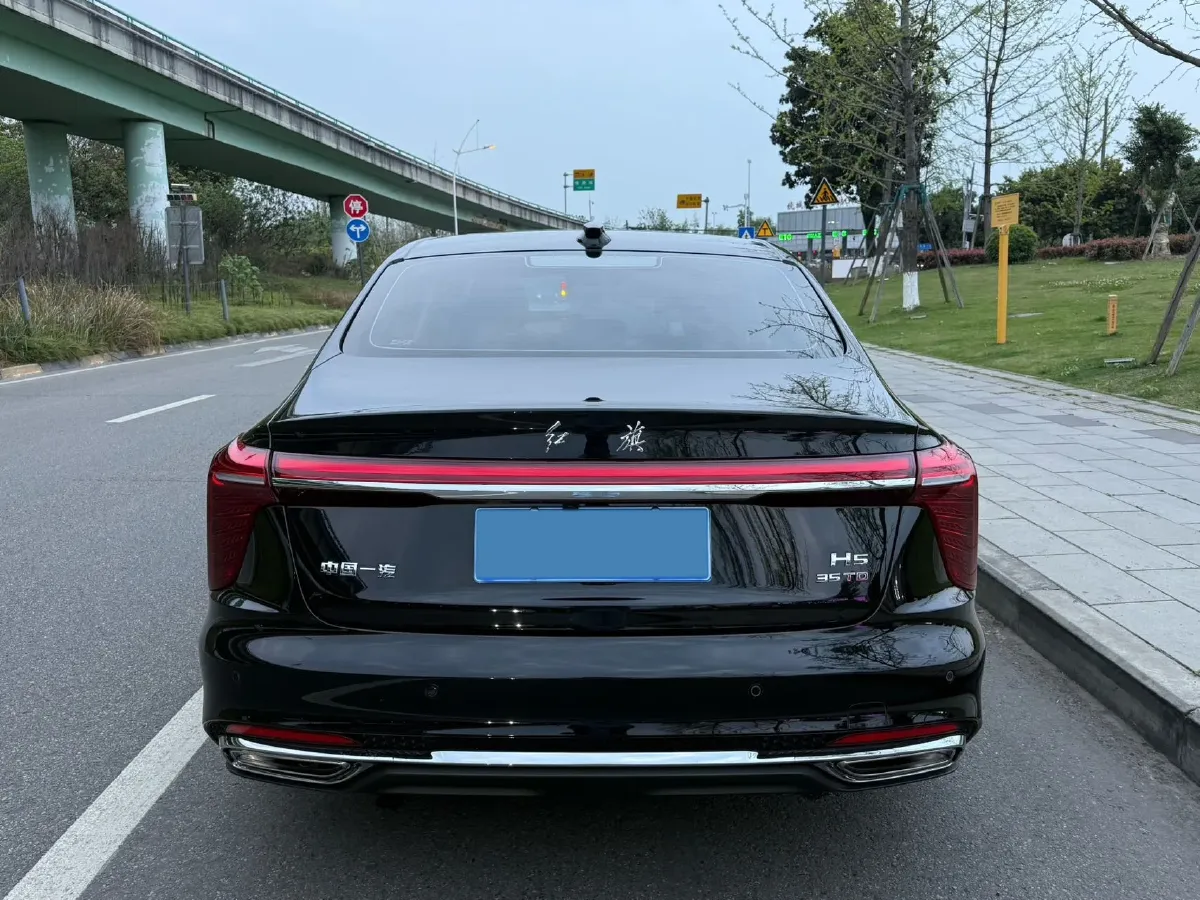 2023 HongQi H5 1.5T 169HP L4 7DCT,autocango,china used car exporter,china ev exporter,chinese used car exporter,chinese used ev exporter