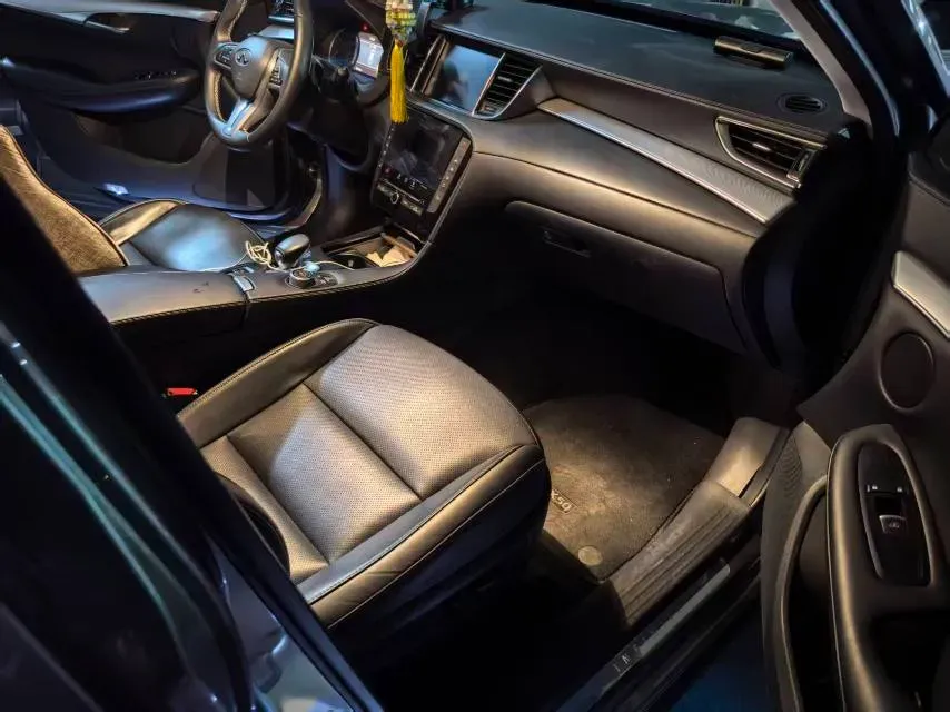 2018 Mitsubishi Pajero 3.0L 174HP V6 5AT,autocango,china used car exporter,china ev exporter,chinese used car exporter,chinese used ev exporter