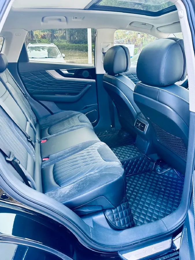 2022 HongQi HS5 2.0T 224HP L4 6AT,autocango,china used car exporter,china ev exporter,chinese used car exporter,chinese used ev exporter