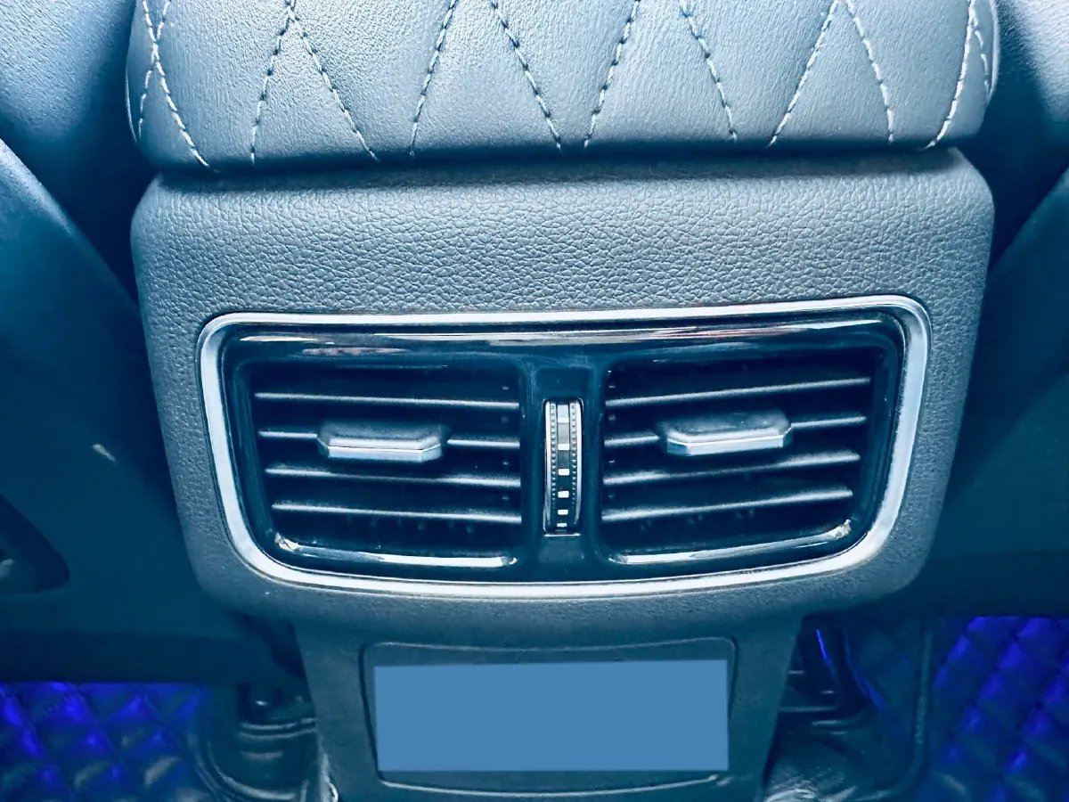 2022 HongQi HS5 2.0T 224HP L4 6AT,autocango,china used car exporter,china ev exporter,chinese used car exporter,chinese used ev exporter