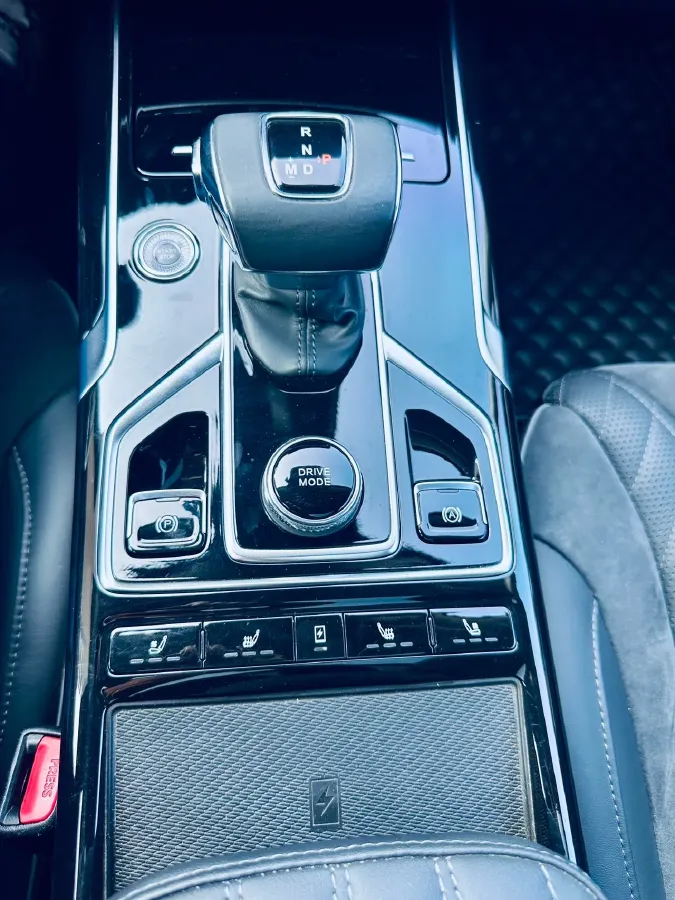 2022 HongQi HS5 2.0T 224HP L4 6AT,autocango,china used car exporter,china ev exporter,chinese used car exporter,chinese used ev exporter