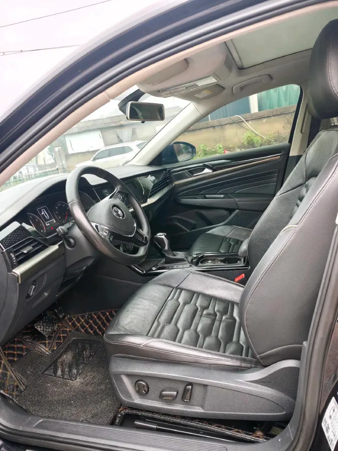 2019 Skoda Kodiak 2.0T 186HP L4 7DCT,autocango,china used car exporter,china ev exporter,chinese used car exporter,chinese used ev exporter